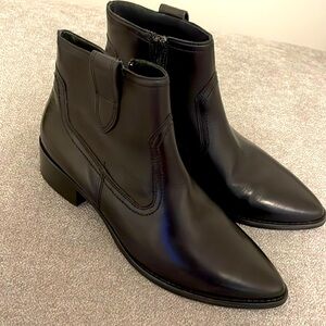 Paul Green NEW Niche Pointed Toe Bootie Black Size 8 US, size 5.5 UK. New